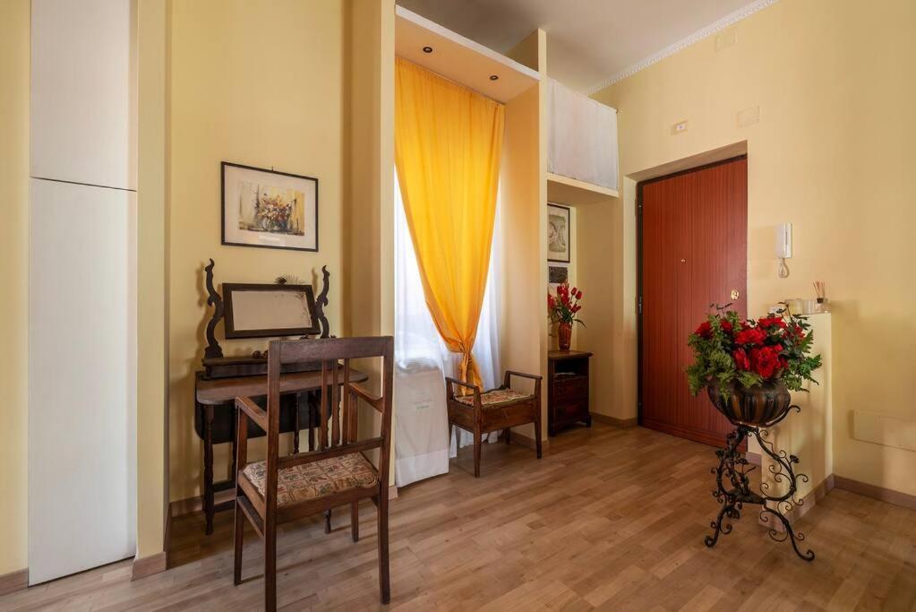 Elegante Appartamento Centrale Rome Luaran gambar