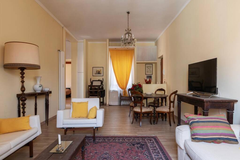 Elegante Appartamento Centrale Rome Luaran gambar